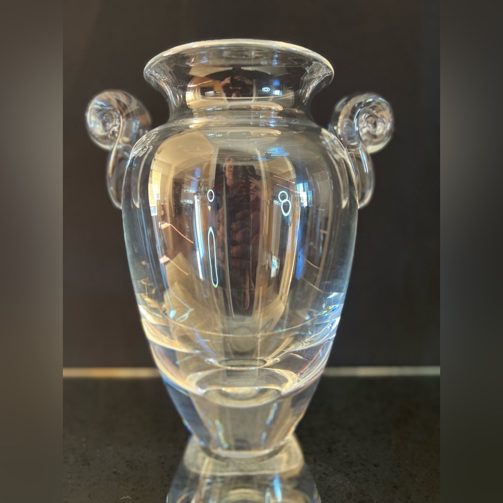 Steuben Hellenic Urn by Robert Cassetti 1990
